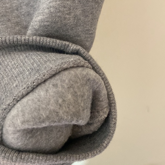 ⭕️sold⭕️Tommy Hilfiger Kids Heavy Fleece Track Pant in Grey Color - Picture 8 of 8